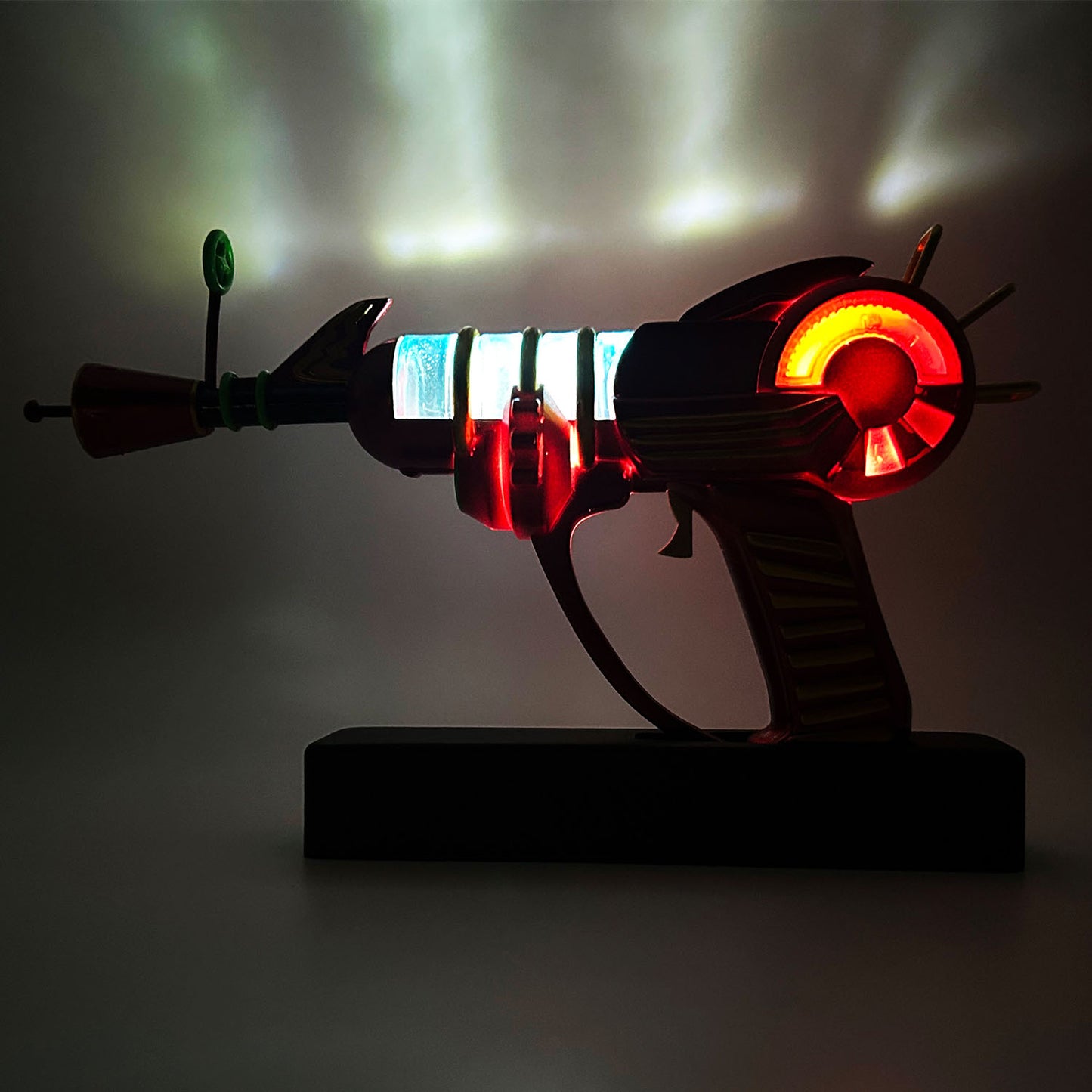 Call of Duty: Zombies Ray Gun 3D Lamp - Side View Lit Up